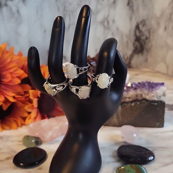 Size 7 Snow Quartz Gemstone Silver Plated Rings - Picture 4 of 14